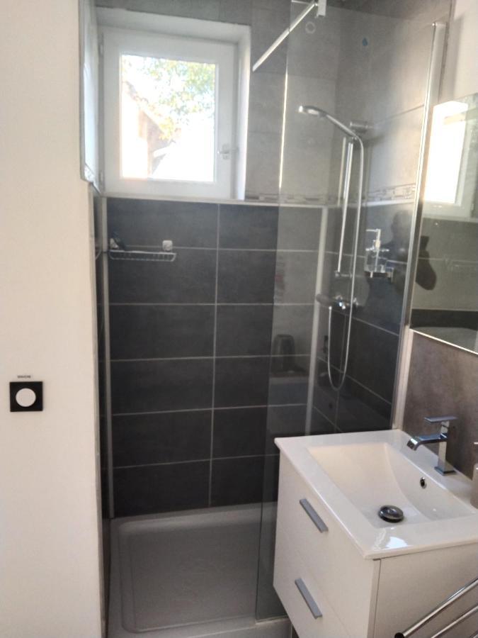 chambre cosy au calme 1 Chavanoz Exterior foto